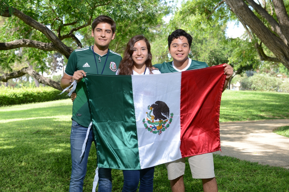Mexican students at the Dr. Bessie Lawrence International Summer Science Institute (ISSI) in 2018. From left to right: Héctor Gómez, Diana Rodríguez and Ramón Castaneda Cerdan
