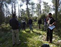 Weizmann tree lab group with visitors Prof. Simon Landhausser (Canada) and Dr. Guenter Hoch (Switzerland)