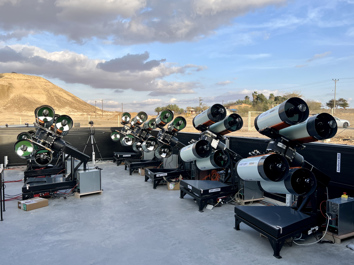 32 LAST telescopes
