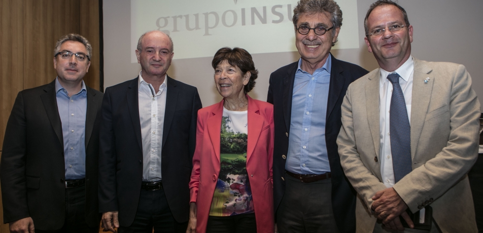 Pictured from left to right: Dany Schmit, CEO for External Relations for Latin America; Weizmann Institute President Prof. Daniel Zajfman; Dr. Silvia Gold, President of Mundo Sano; Dr. Hugo Sigman, CEO of Grupo Insud; and Israel Ambassador to Argentina, Ilan Sztulman. Credit: Ricardo Ceppi