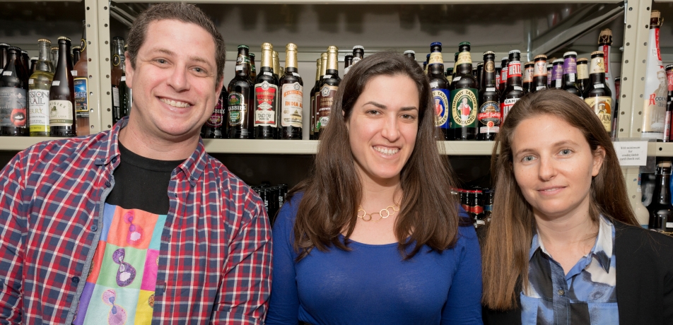 L-to R: Feinberg Graduate School students Uri Weill, Vered Shacham-Silverberg, and Adi Goldenzweig at City Swiggers in New York City for a “Science on Tap" event.