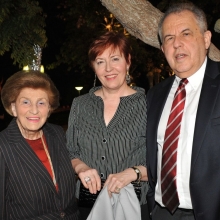 Andrea Klepetar Fallek (left) with former Institute President Prof. Haim Harari and his wife Elfi.