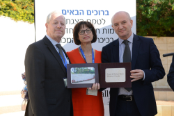 Celebrating Giving: Marking new inscriptions on the International Plaza Donor Wall