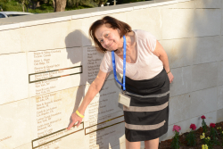 Celebrating Giving: Marking new inscriptions on the International Plaza Donor Wall