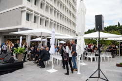 Dedication ceremony of the renovated Stone Administration Building