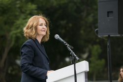 Dedication ceremony of the renovated Stone Administration Building