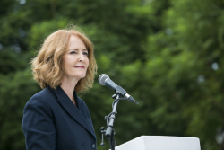 Dedication ceremony of the renovated Stone Administration Building