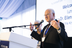 Luncheon honoring Dr. Ellen and Harvey Knell for the establishment of the Knell Family Center for Microbiology