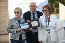 Celebrating Giving: Marking new inscriptions on the International Plaza Donor Wall