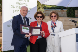 Celebrating Giving: Marking new inscriptions on the International Plaza Donor Wall