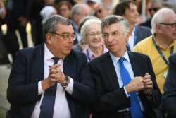 Celebrating Giving: Marking new inscriptions on the International Plaza Donor Wall