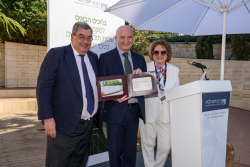 Celebrating Giving: Marking new inscriptions on the International Plaza Donor Wall