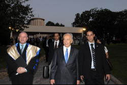 Peres