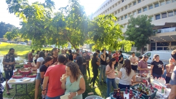 Lab Warming Party To The MCB Dept. By Dr. Yonatan Stelzer Lab picture no. 5