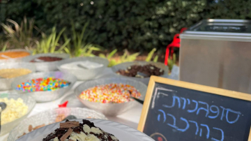 Hanukkah Toast 2021 picture no. 3